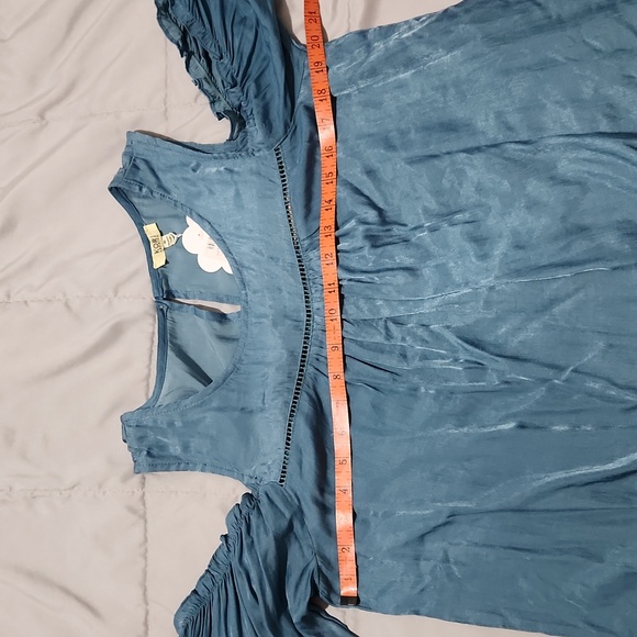 NEW Kori Cold Shoulder Tunic - Picture 10 of 12